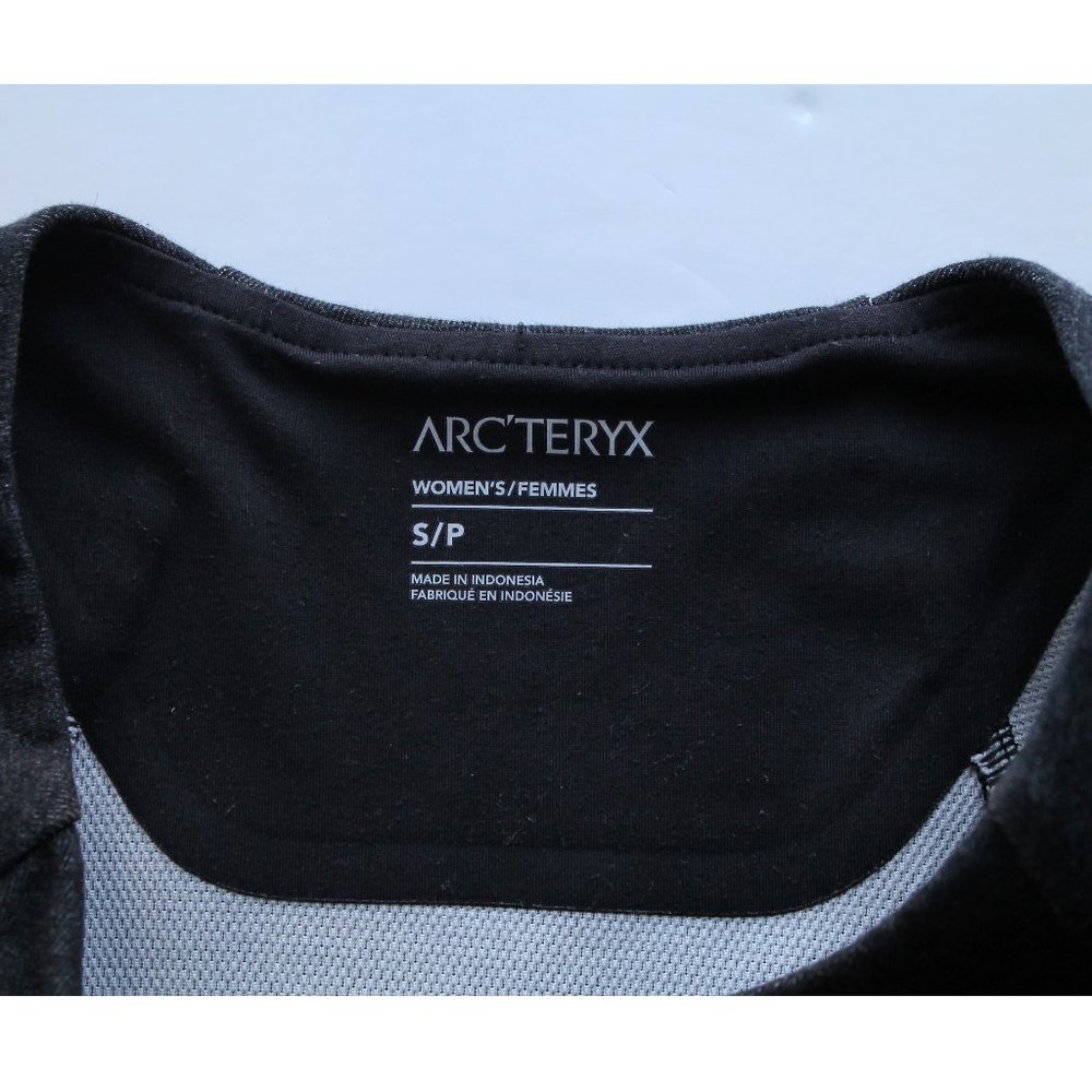 Arc'teryx Momenta Dress / Small / Black Heather Short Sleeve Shirt Relaxed - Picture 9 of 13